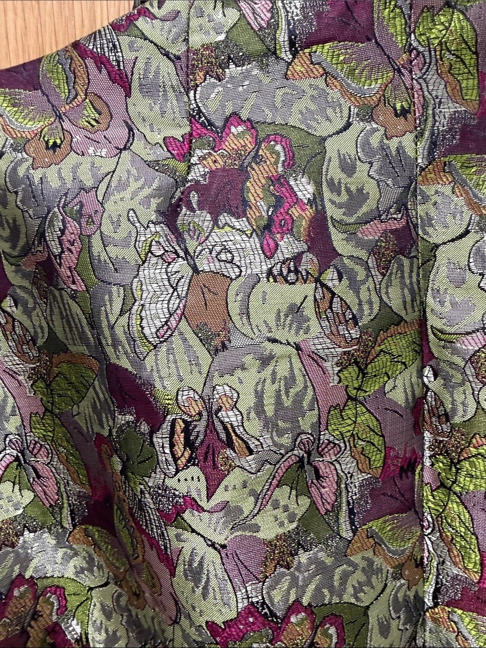 Tonka Shiny Luxury Brocade Floral and Butterfly Blazer in Green and Burgundy - Picture 4 of 10